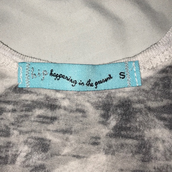 Hip Happening in the Present tank top - Picture 4 of 5